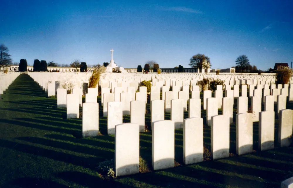 Kriegsgräberstätte, stellvertretende Ansicht – zu den Anlagen in Belgien liegt in diesem Verzeichnis kein eigenes Bild vor