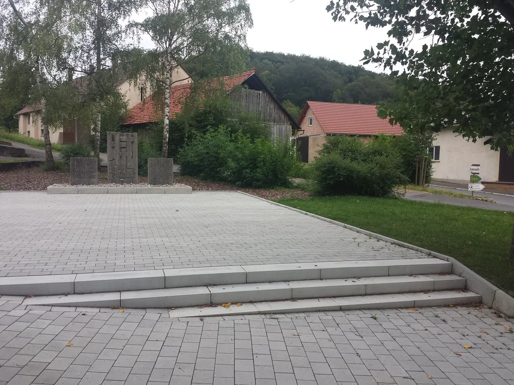 Das Kriegerdenkmal in Dittwar für die Gefallenen beider Weltkriege
