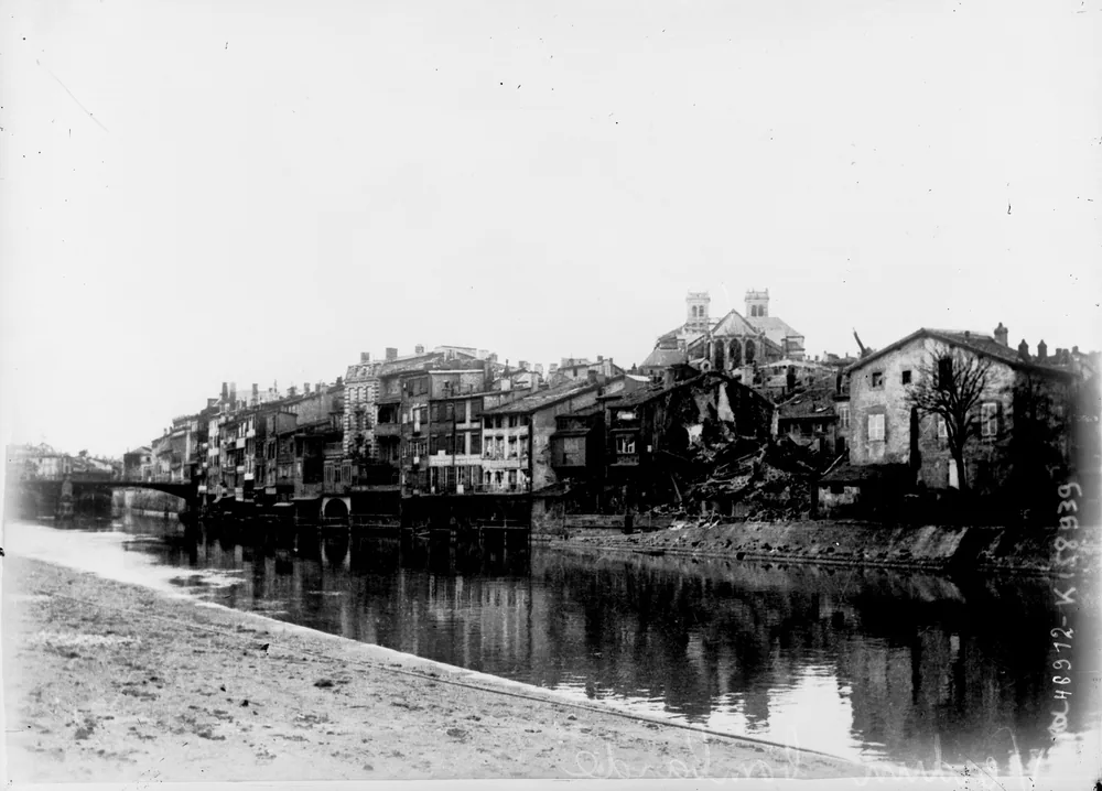 Die zerstörte Stadt Verdun nach dem Beschuss